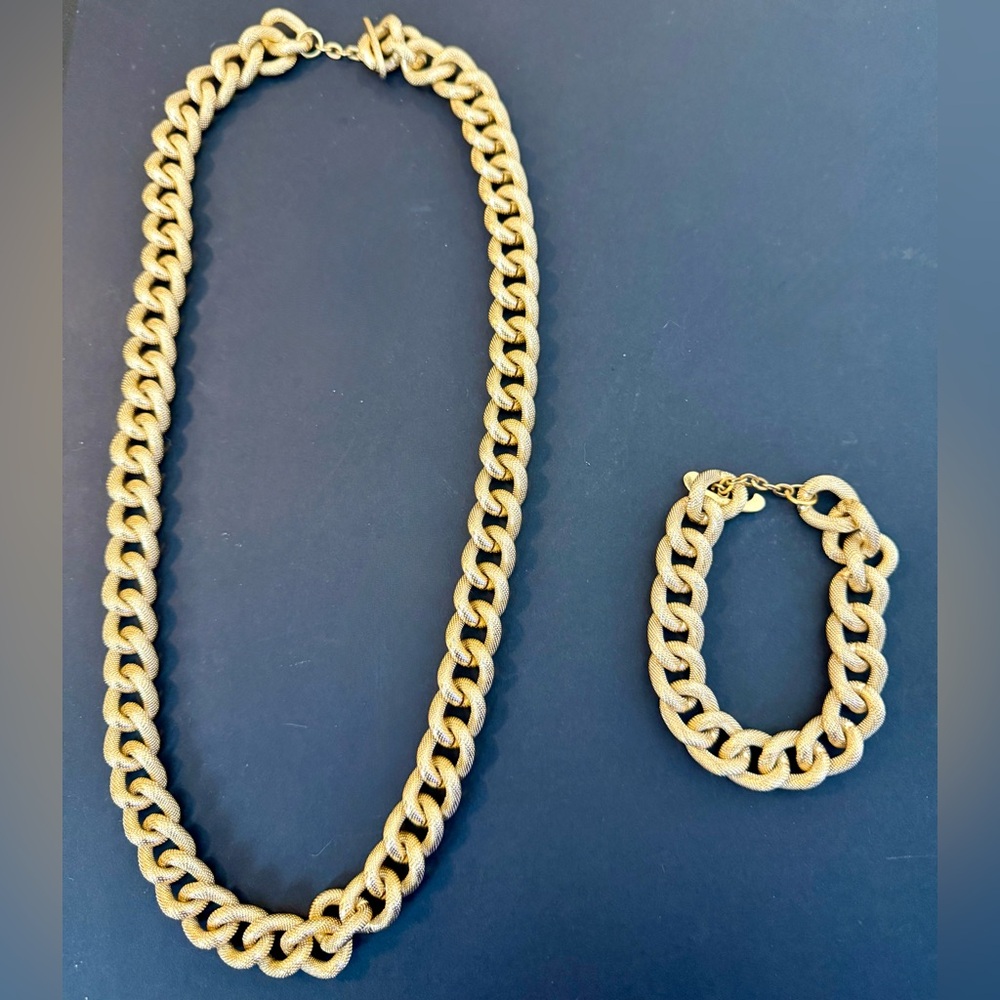 Vintage 80s Gold Tone Curb Chain Necklace 24” & Bracelet 8” Set - Picture 2 of 9